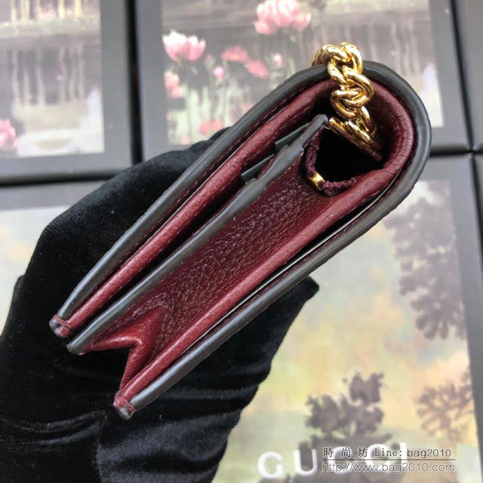 GUCCI古馳錢包 2019新款 Zumi系列 粒面皮革 精卡包 互扣式G馬銜扣 可拆卸鏈條 女款短錢包 570660 棗紅  ydgq3288